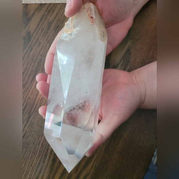 Beautiful Large Clear Quartz Stone / 2.77 lbs - Picture 3 of 3